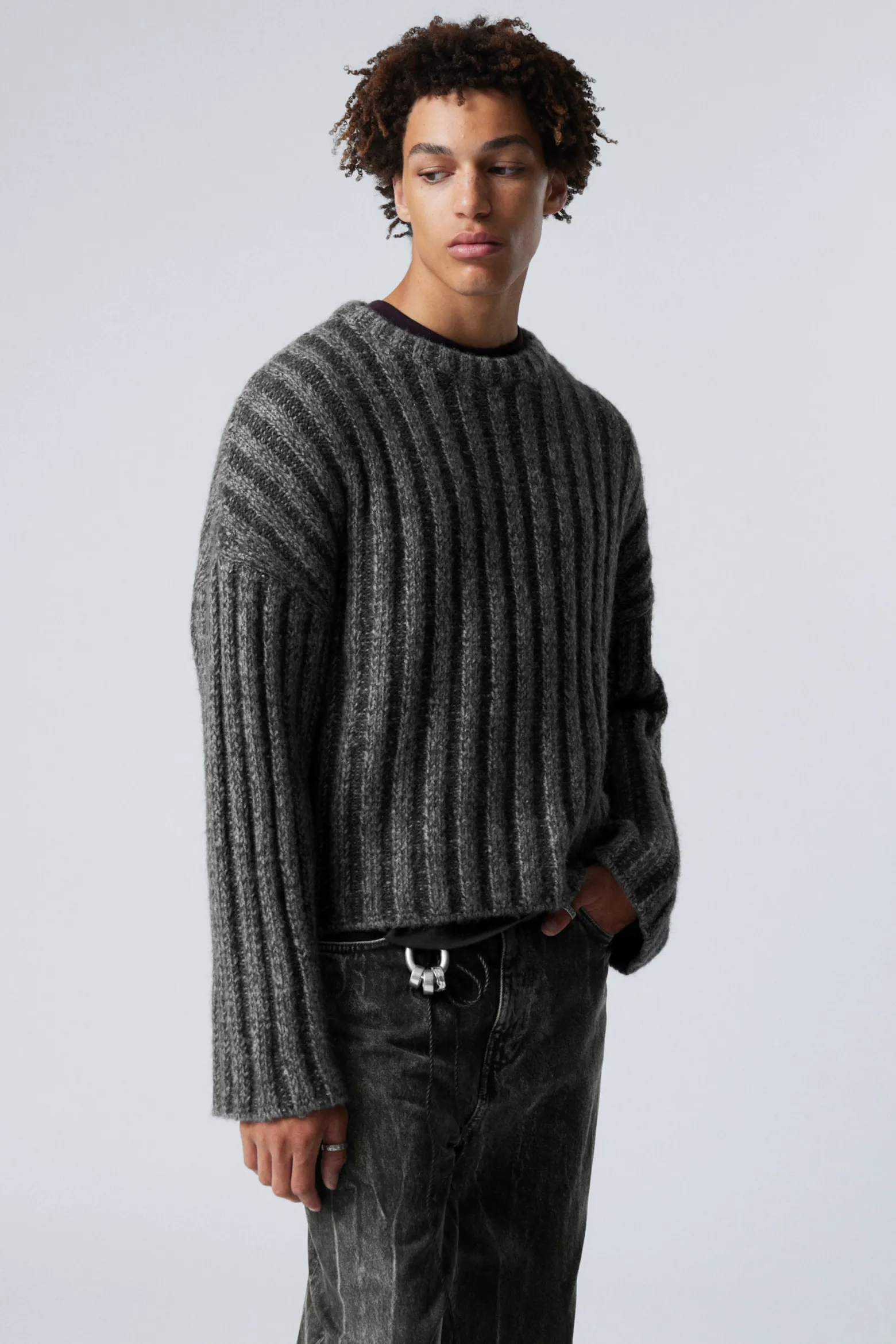 RIPPSTRICK-PULLOVER MIT KURZER LÄNGE|Weekday Store