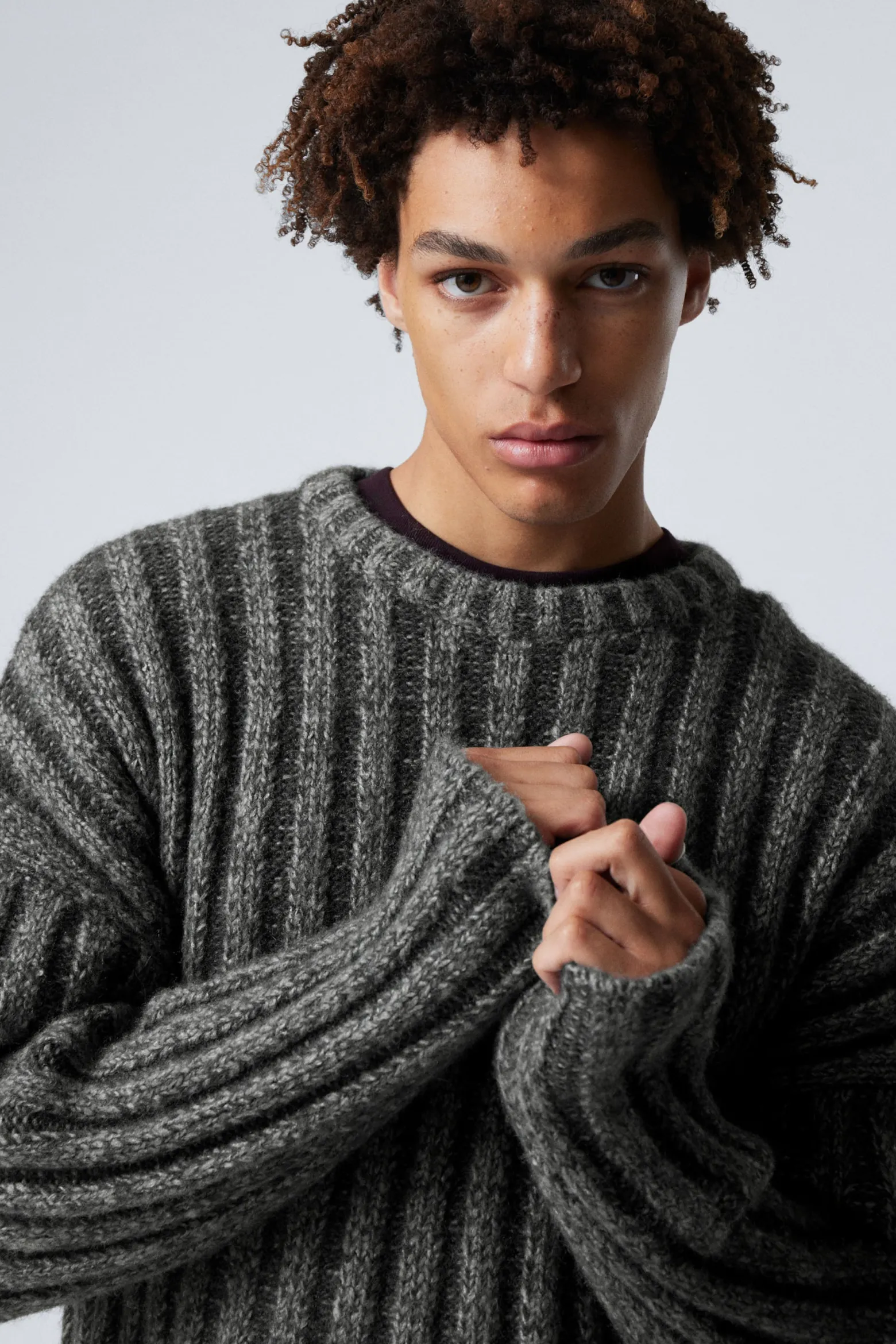 RIPPSTRICK-PULLOVER MIT KURZER LÄNGE|Weekday Store