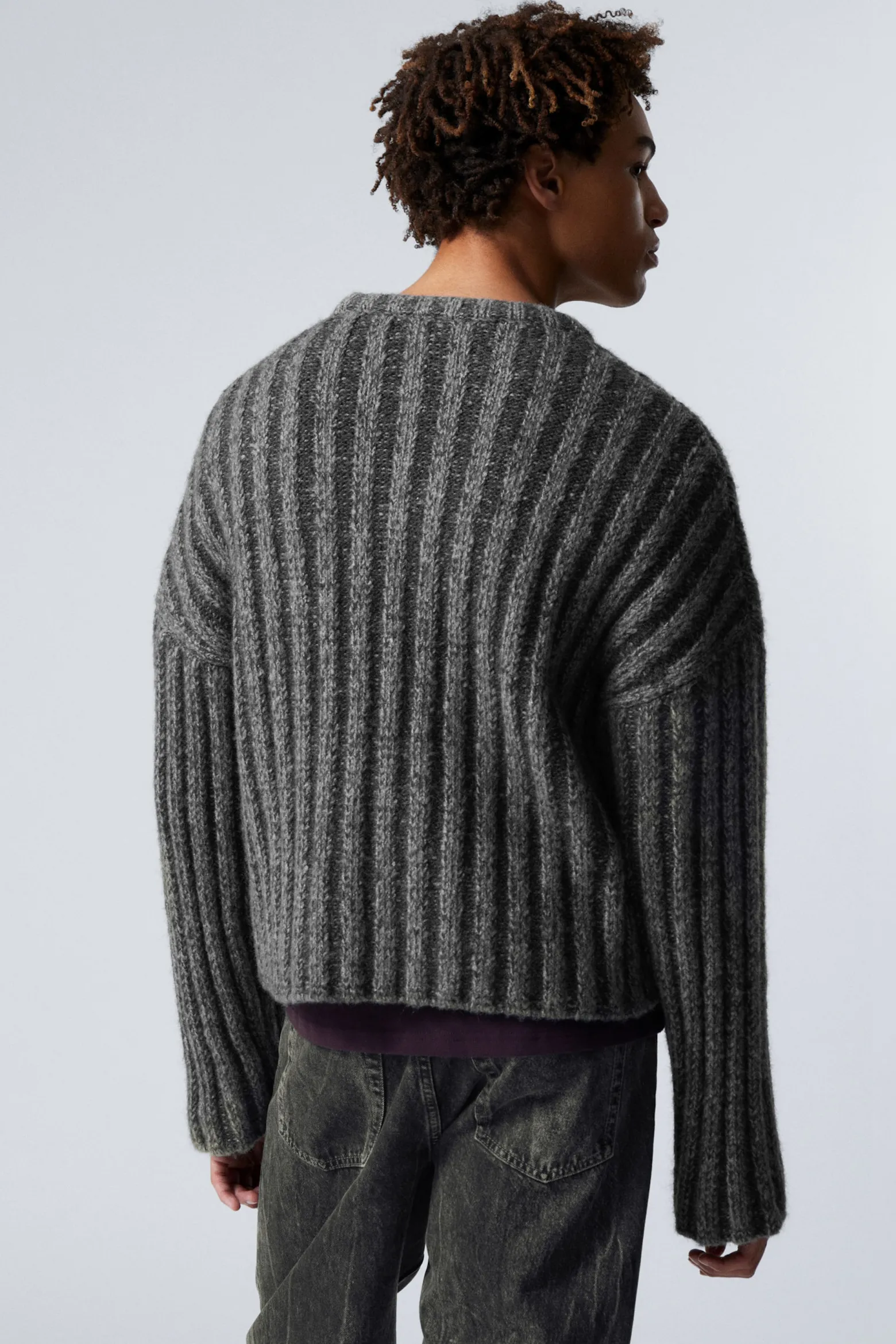 RIPPSTRICK-PULLOVER MIT KURZER LÄNGE|Weekday Store