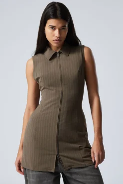 ÄRMELLOSES MINI-ANZUGKLEID MIT REISSVERSCHLUSS|Weekday Cheap