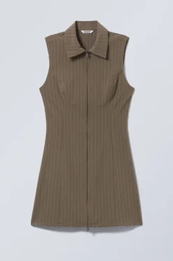 ÄRMELLOSES MINI-ANZUGKLEID MIT REISSVERSCHLUSS|Weekday Cheap