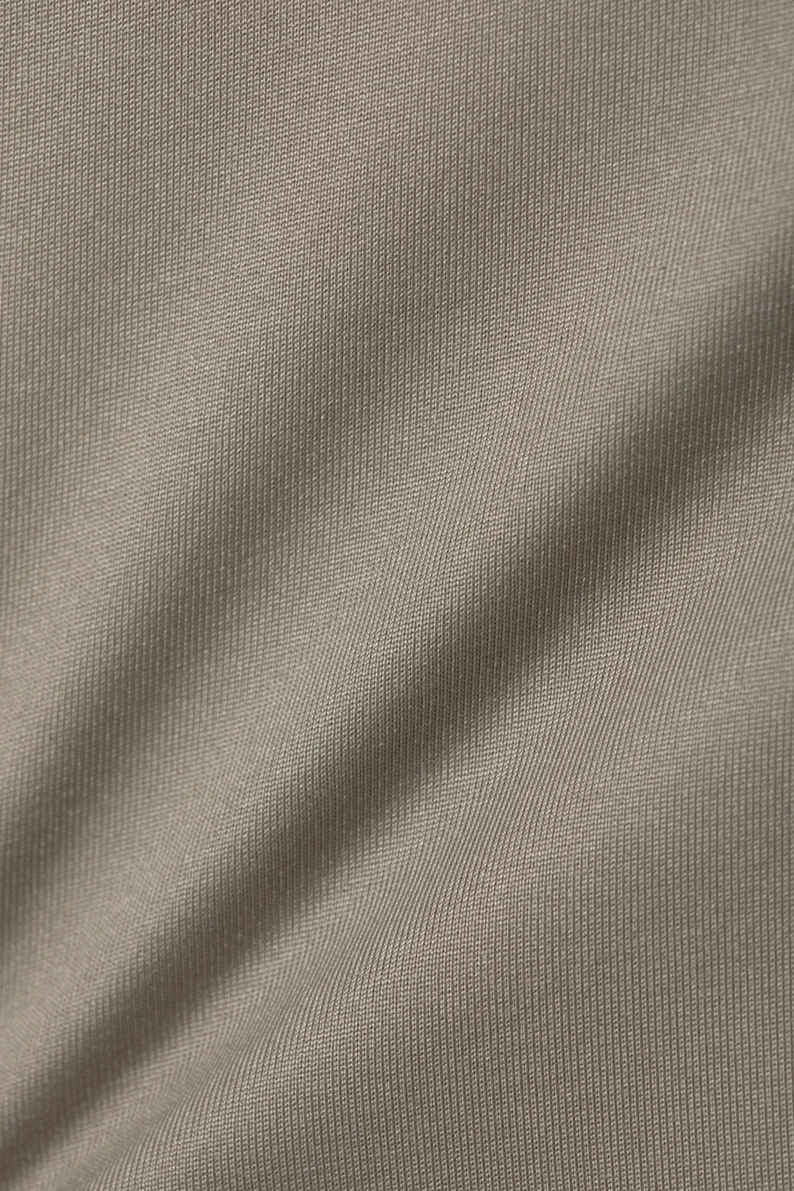 ÄRMELLOSES TURTLENECK-TOP MIT SCHMALER PASSFORM|Weekday Cheap
