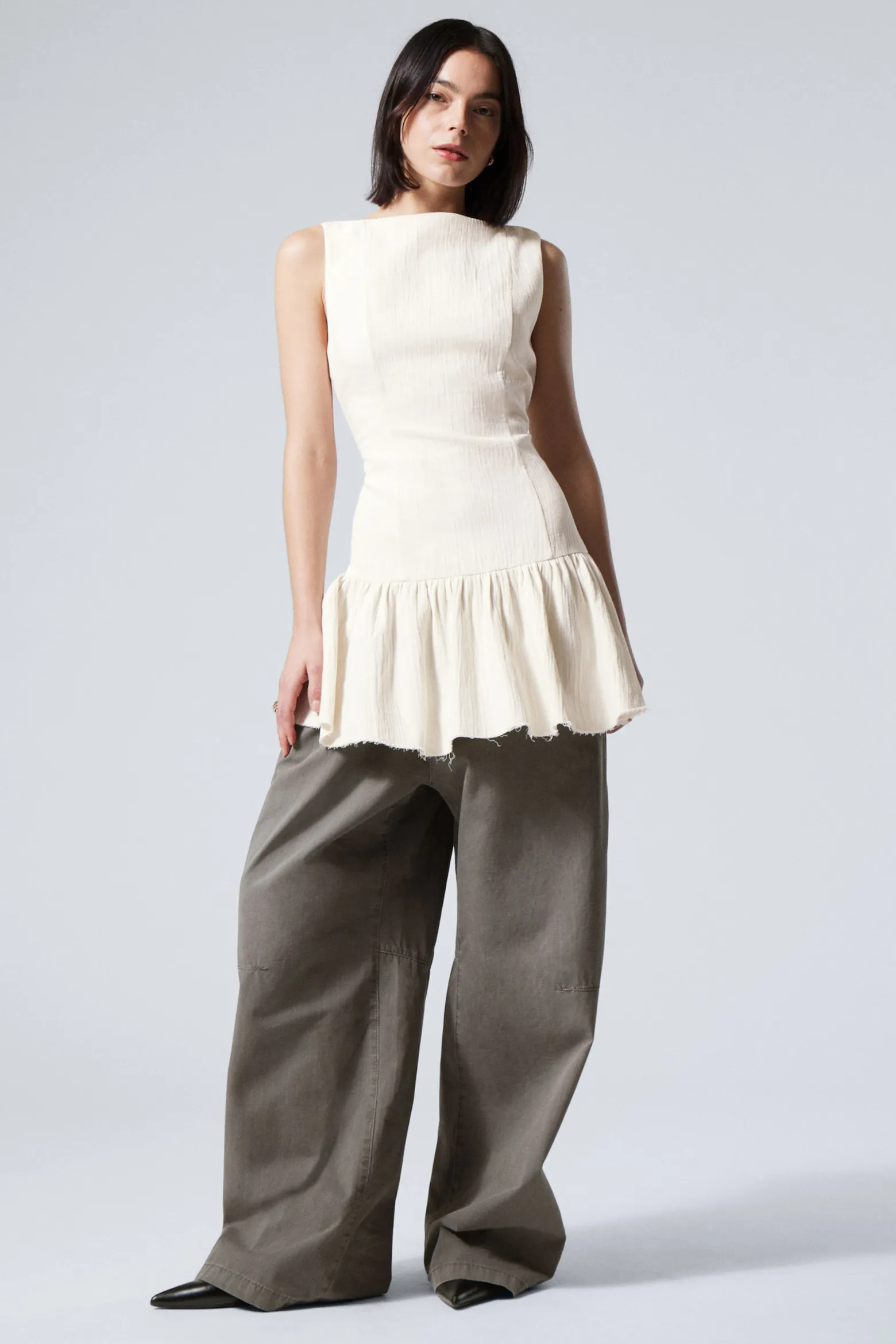 ÄRMELLOSES TWILL-MINIKLEID|Weekday Cheap