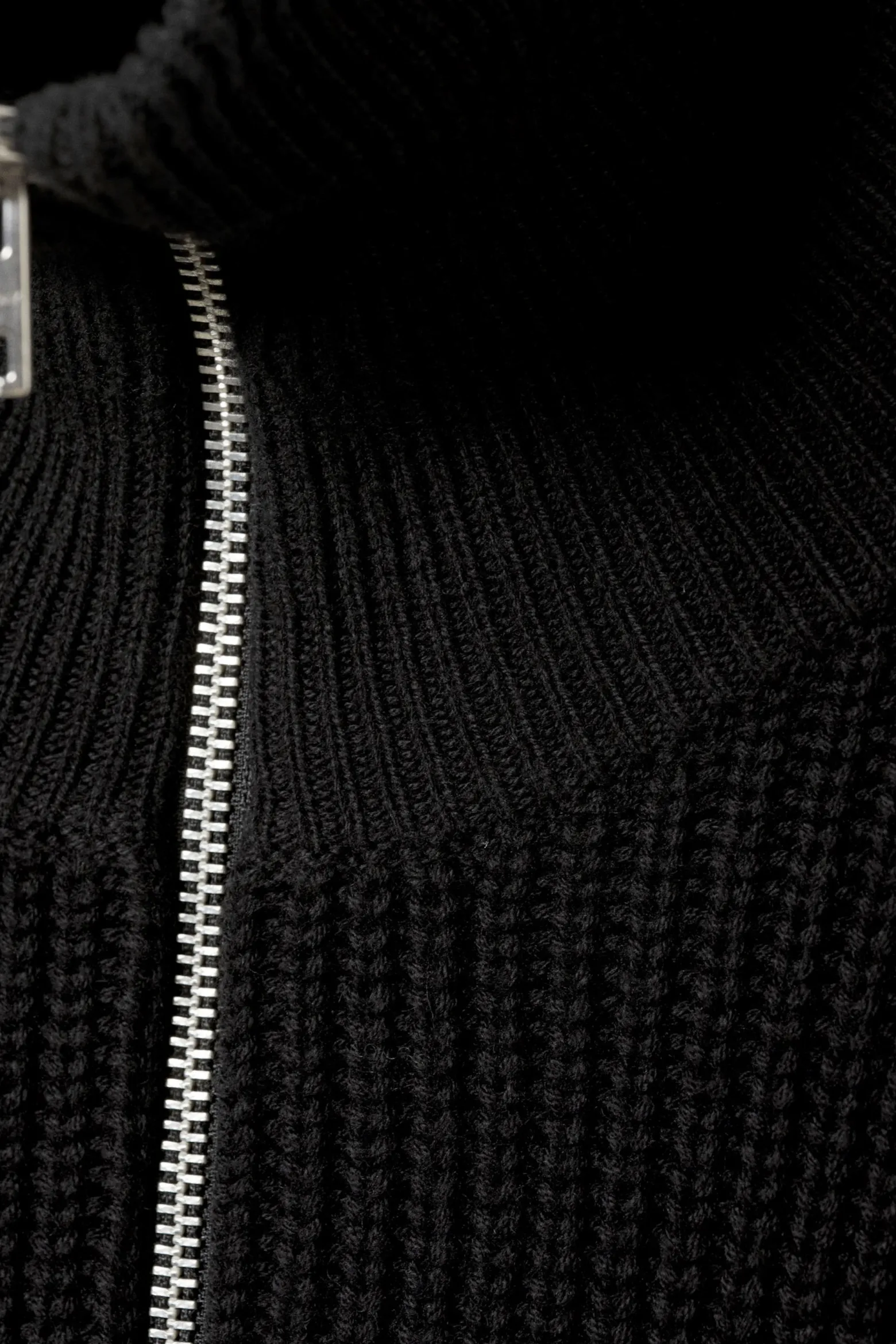 ROLLKRAGENPULLOVER AUS WOLLMISCHUNG MIT HALF-ZIP|Weekday Fashion