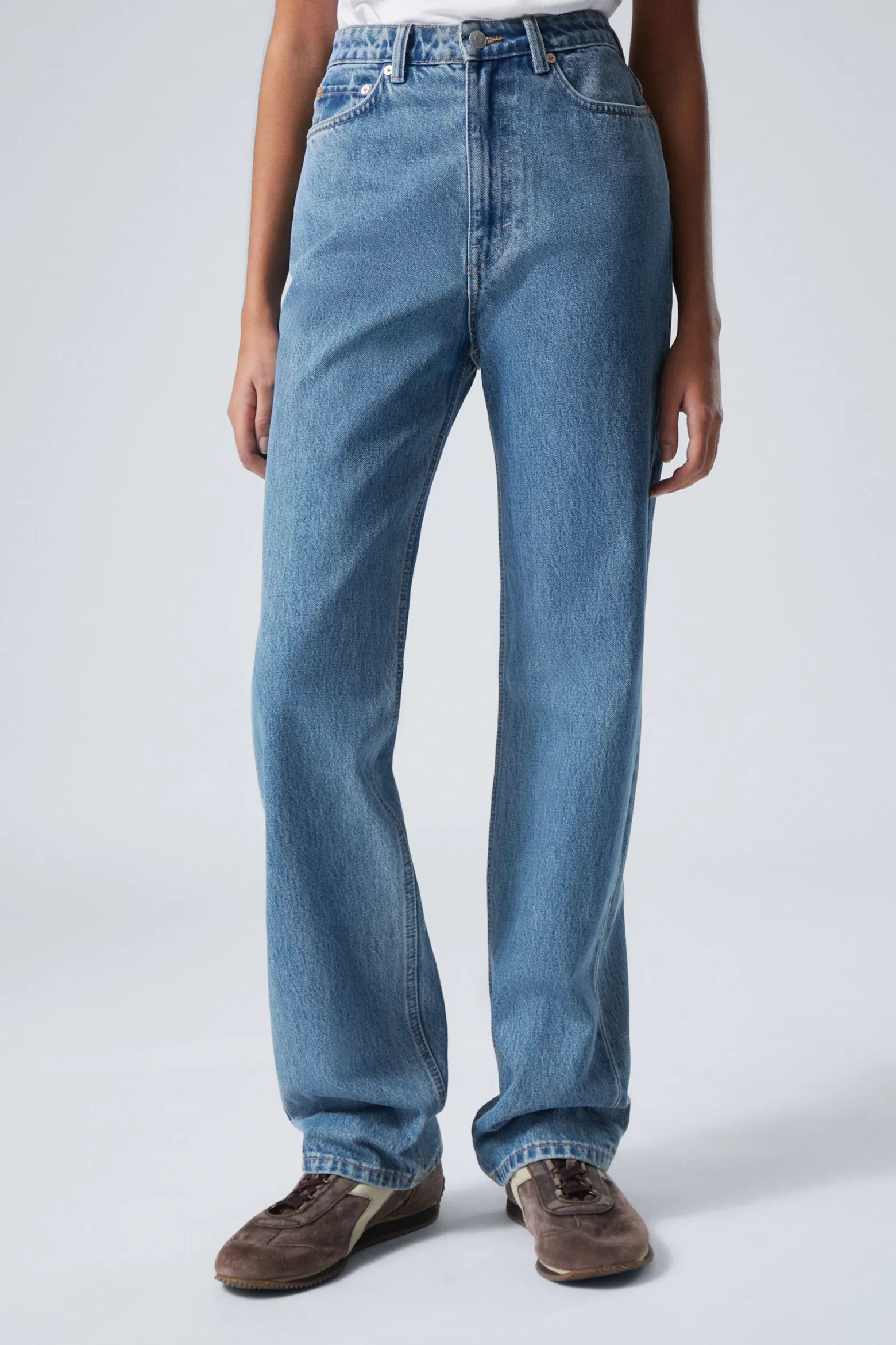 ROWE SUPER HIGH WAISTED REGULAR STRAIGHT LEG JEANS|Weekday Hot