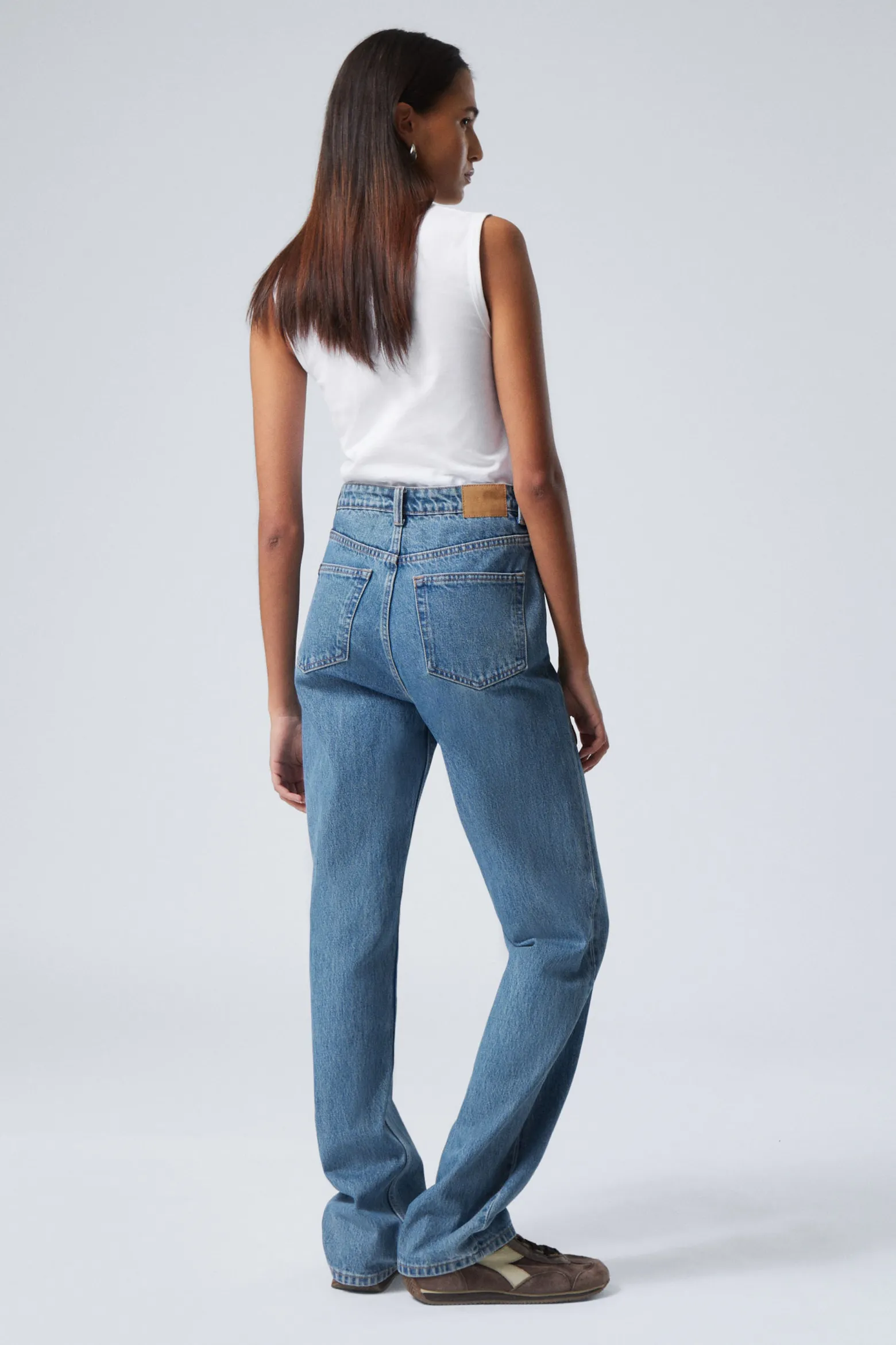 ROWE SUPER HIGH WAISTED REGULAR STRAIGHT LEG JEANS|Weekday Hot