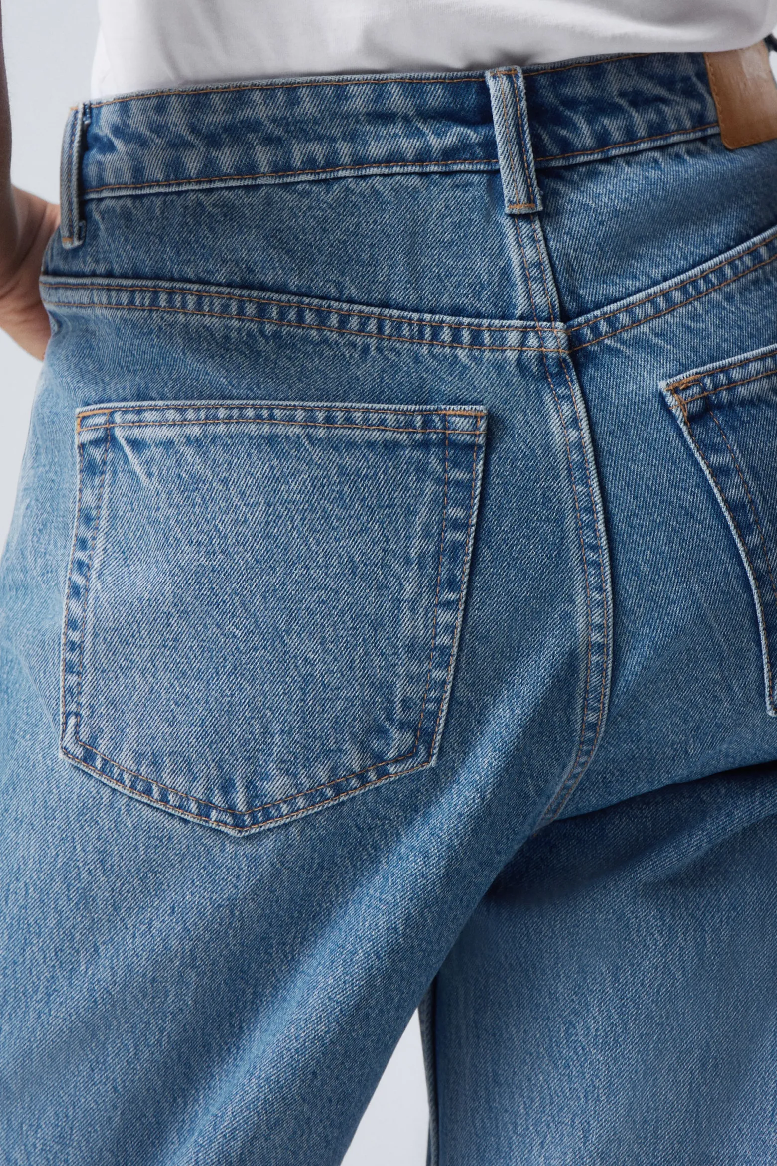 ROWE SUPER HIGH WAISTED REGULAR STRAIGHT LEG JEANS|Weekday Hot