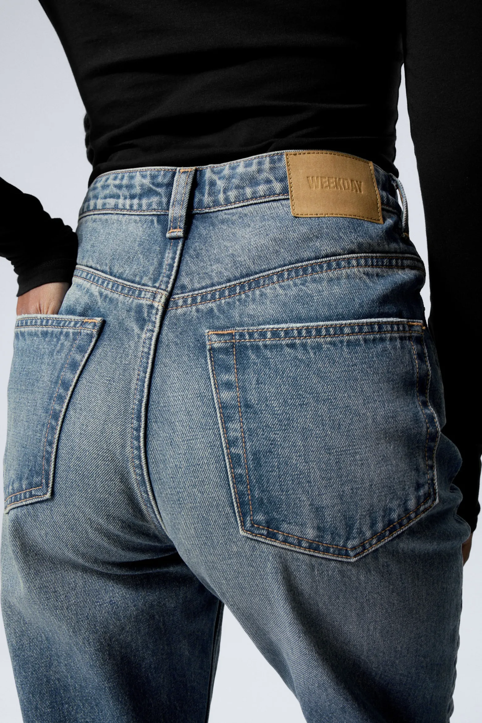 ROWE SUPER HIGH WAISTED REGULAR STRAIGHT LEG JEANS|Weekday Flash Sale