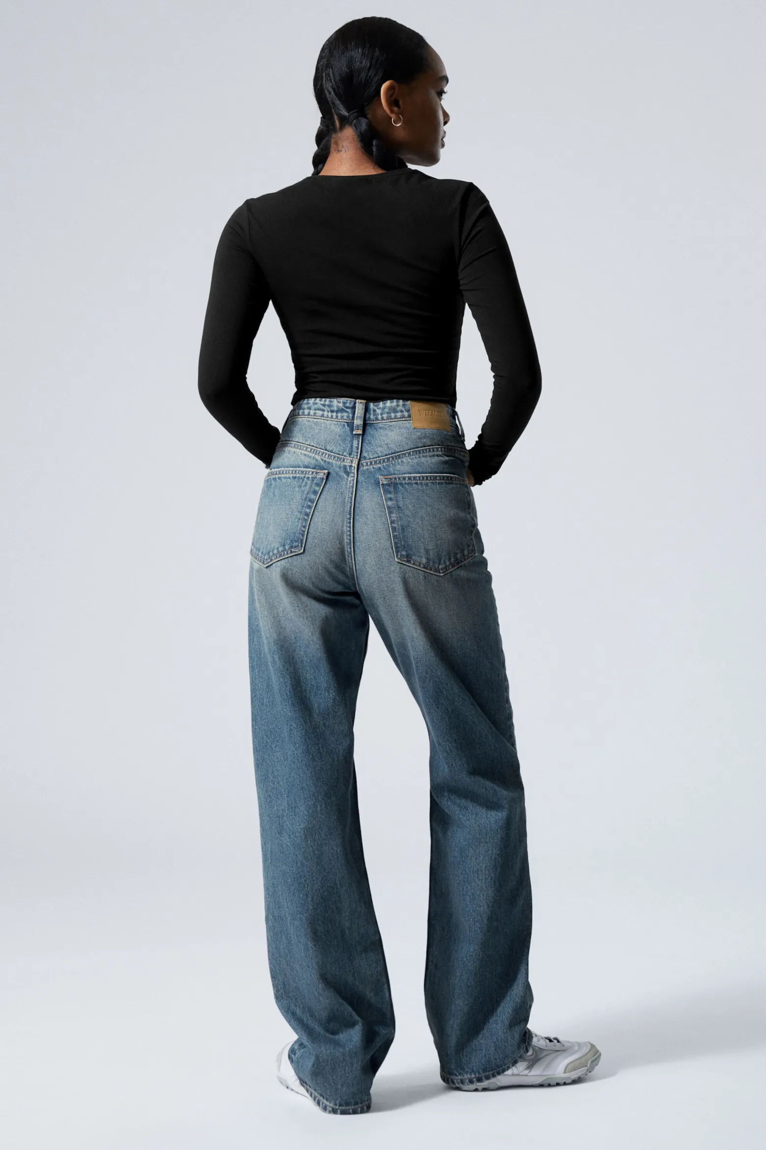ROWE SUPER HIGH WAISTED REGULAR STRAIGHT LEG JEANS|Weekday Flash Sale