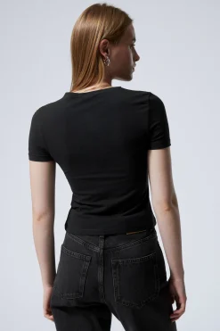 SCHMAL GESCHNITTENES T-SHIRT|Weekday Cheap