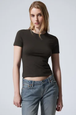SCHMAL GESCHNITTENES T-SHIRT|Weekday Hot