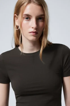 SCHMAL GESCHNITTENES T-SHIRT|Weekday Hot