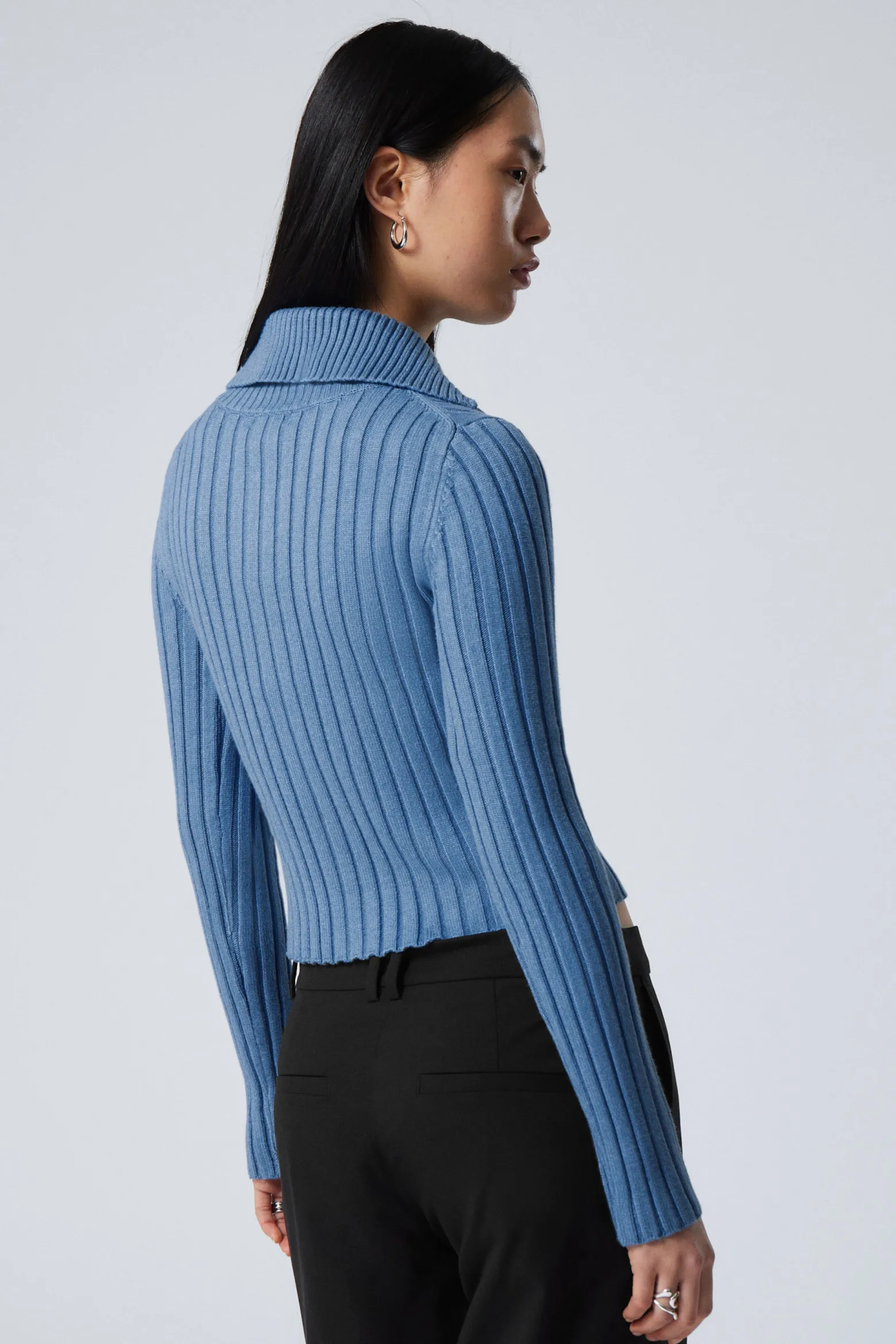 SCHMALER STRICK-CARDIGAN MIT ROLLKRAGEN|Weekday New