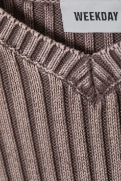 SCHMALER STRICKPULLOVER MIT V-AUSSCHNITT|Weekday Best Sale