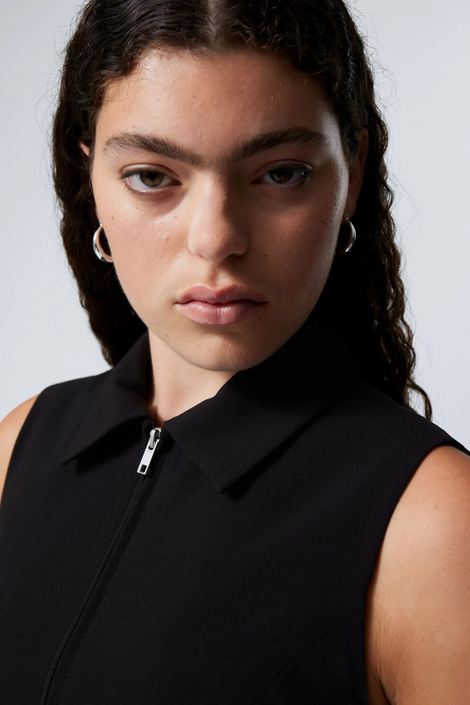 SCHMALES WESTEN-TOP MIT REISSVERSCHLUSS|Weekday Cheap