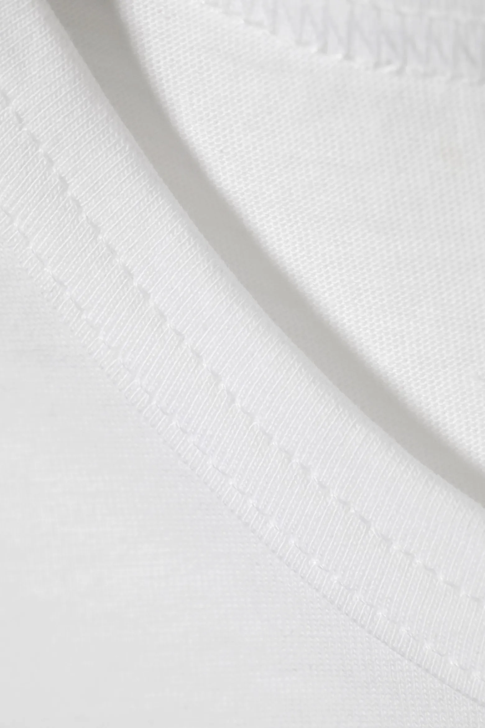 SCHULTERBETONTES, ENG ANLIEGENDES TANKTOP|Weekday Online