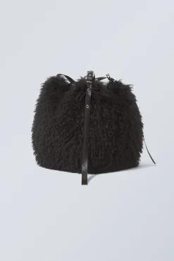 SCHULTERTASCHE AUS FELLIMITAT|Weekday Best