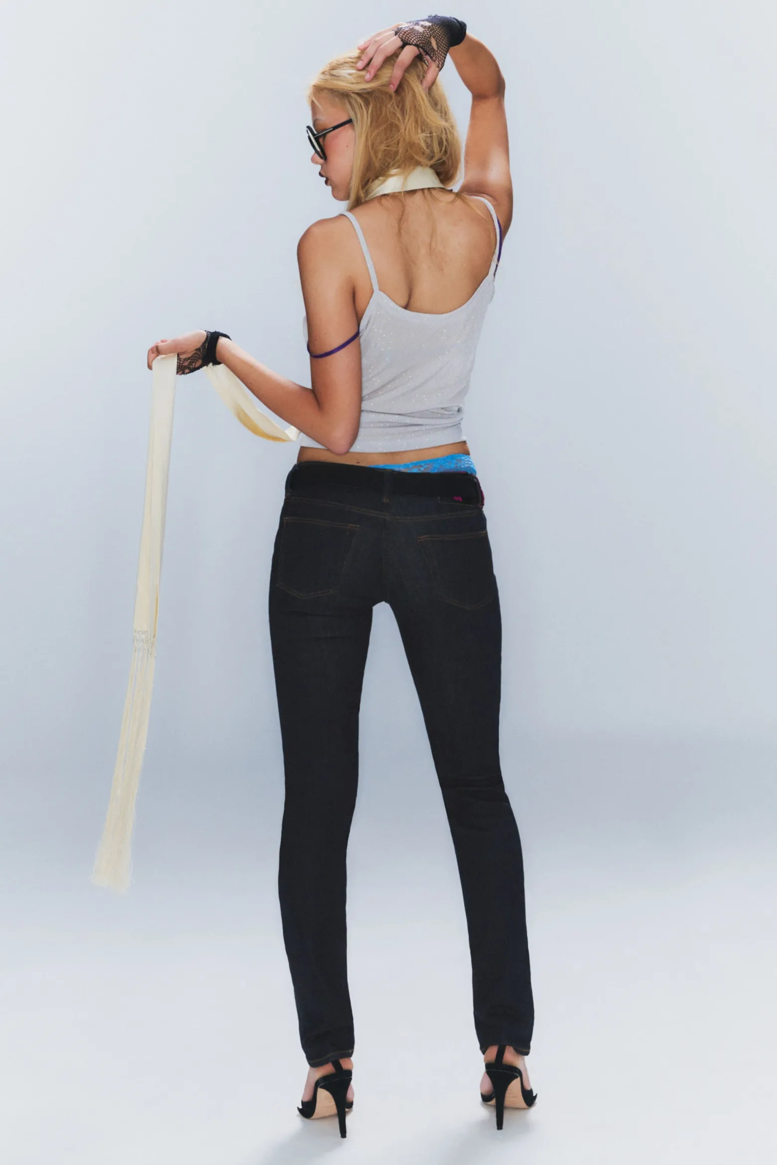 SLEEZIE – SKINNY STRAIGHT JEANS MIT NIEDRIGEM BUND|Weekday New