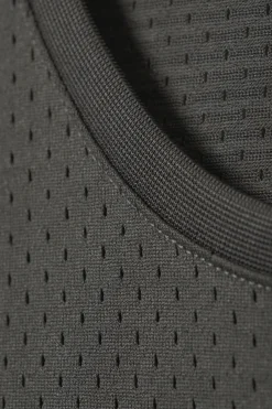 SPORTLICHES TANKTOP AUS MESH|Weekday Shop