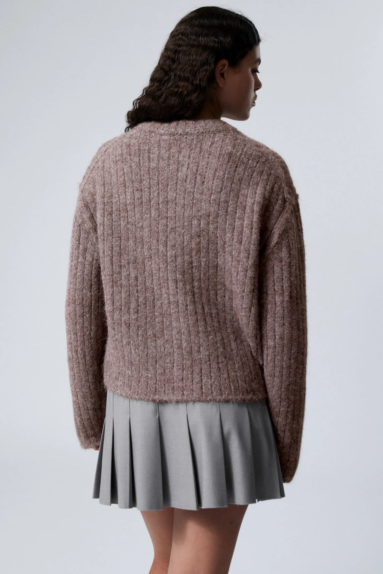 STRICKJACKE MIT ENTSPANNTER PASSFORM|Weekday Cheap