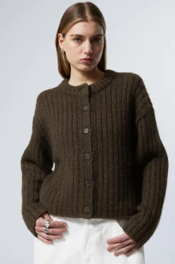 STRICKJACKE MIT ENTSPANNTER PASSFORM|Weekday Discount