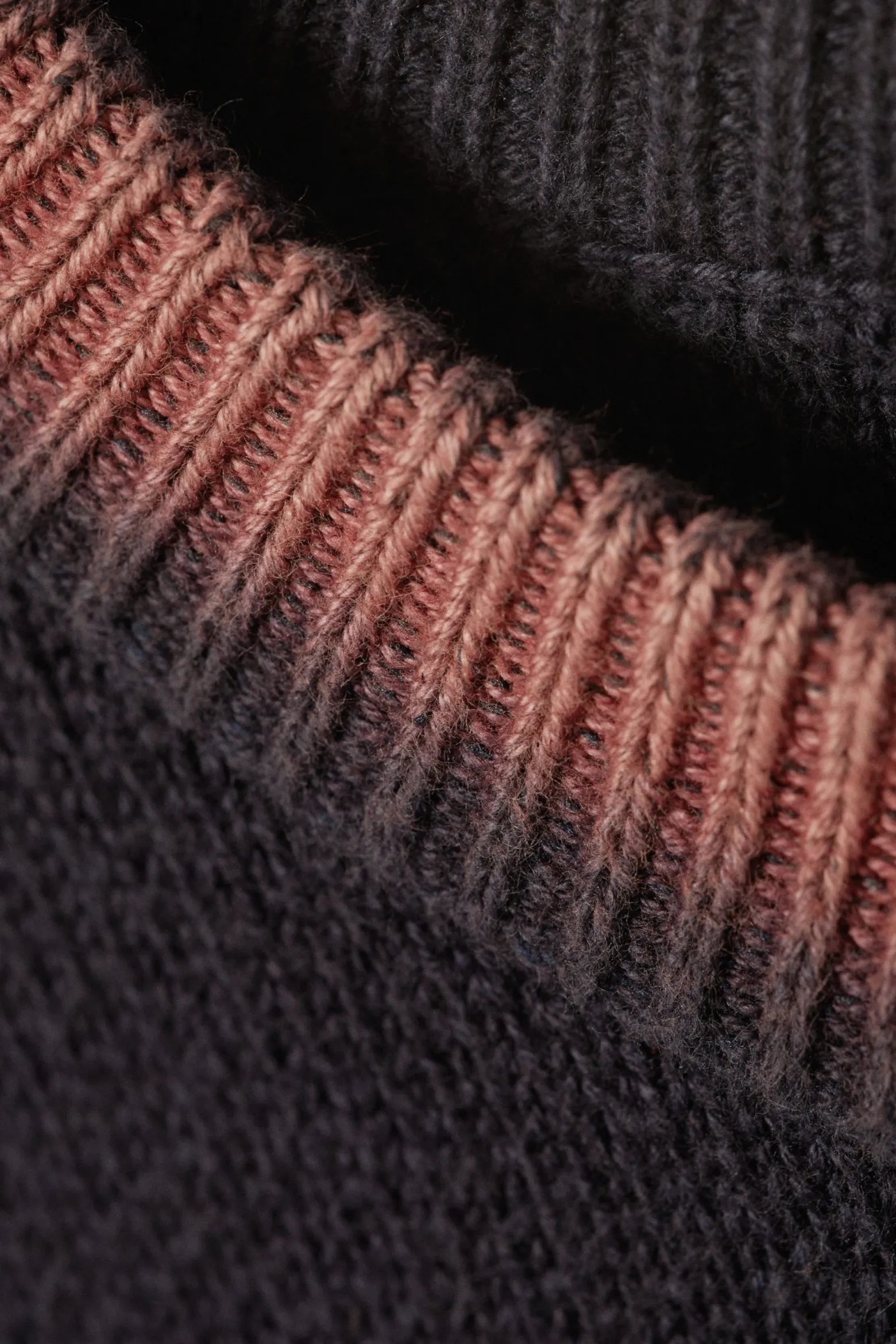 STRICKPULLOVER MIT PRINT CYPHER|Weekday Shop