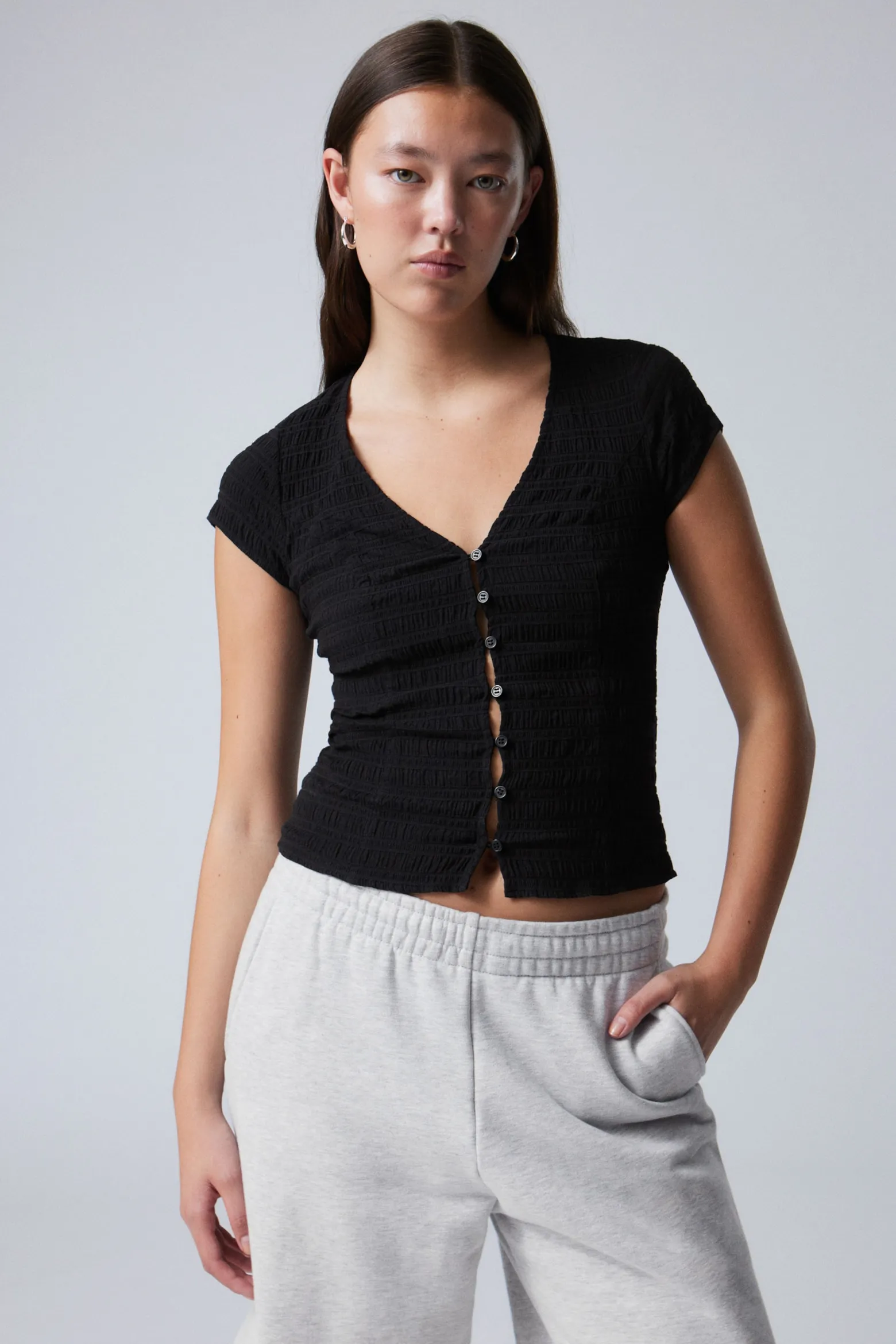 STRUKTURIERTES KURZÄRMELIGES BAUMWOLL-TOP|Weekday Best Sale