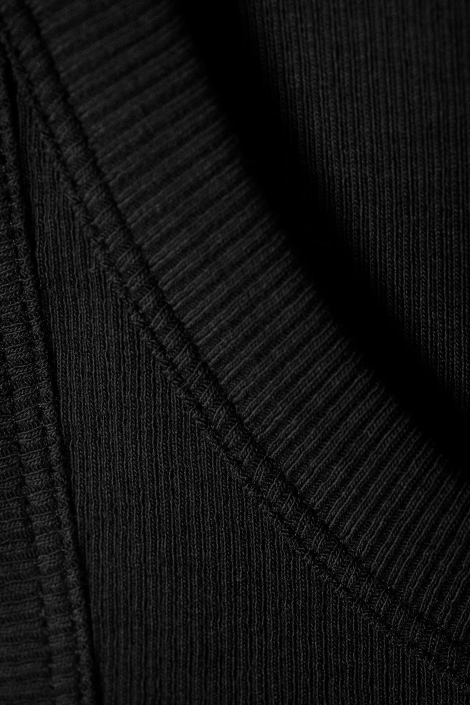 TAILLIERTES GERIPPTES TANKTOP|Weekday New