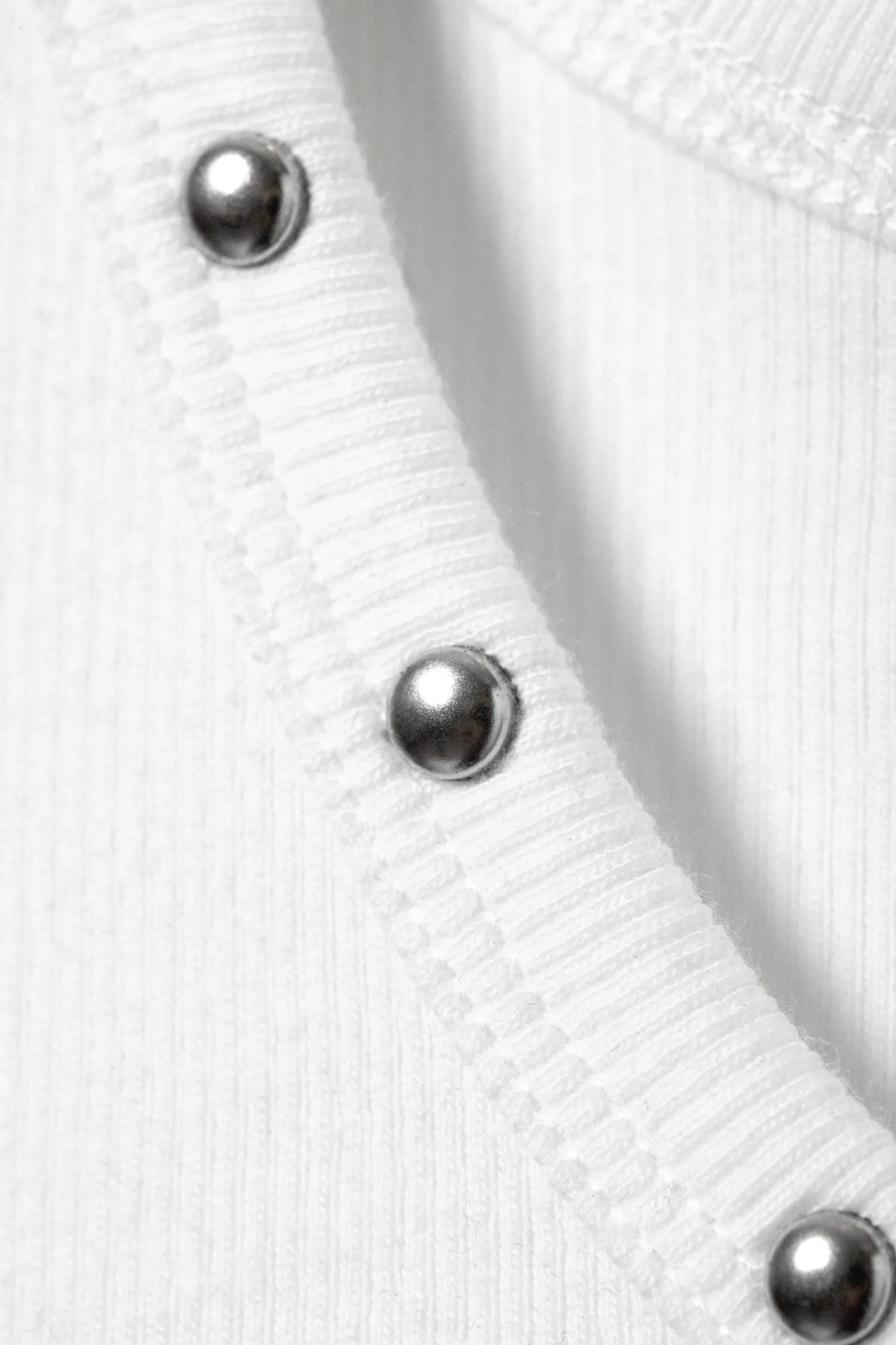 TANKTOP MIT NIETENDETAILS|Weekday Outlet