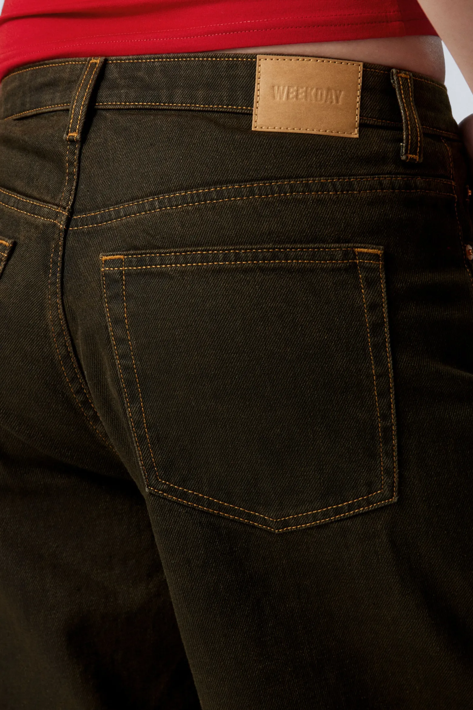 TELESCOPE – WEITE JEANS MIT NIEDRIGEM BUND|Weekday Sale