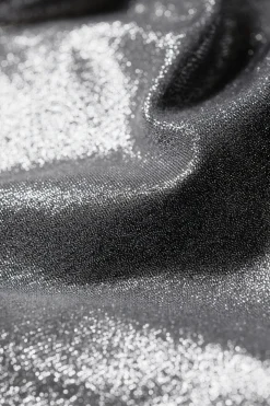 TIEF AUSGESCHNITTENES GLITZER-BIKINIHÖSCHEN|Weekday Clearance
