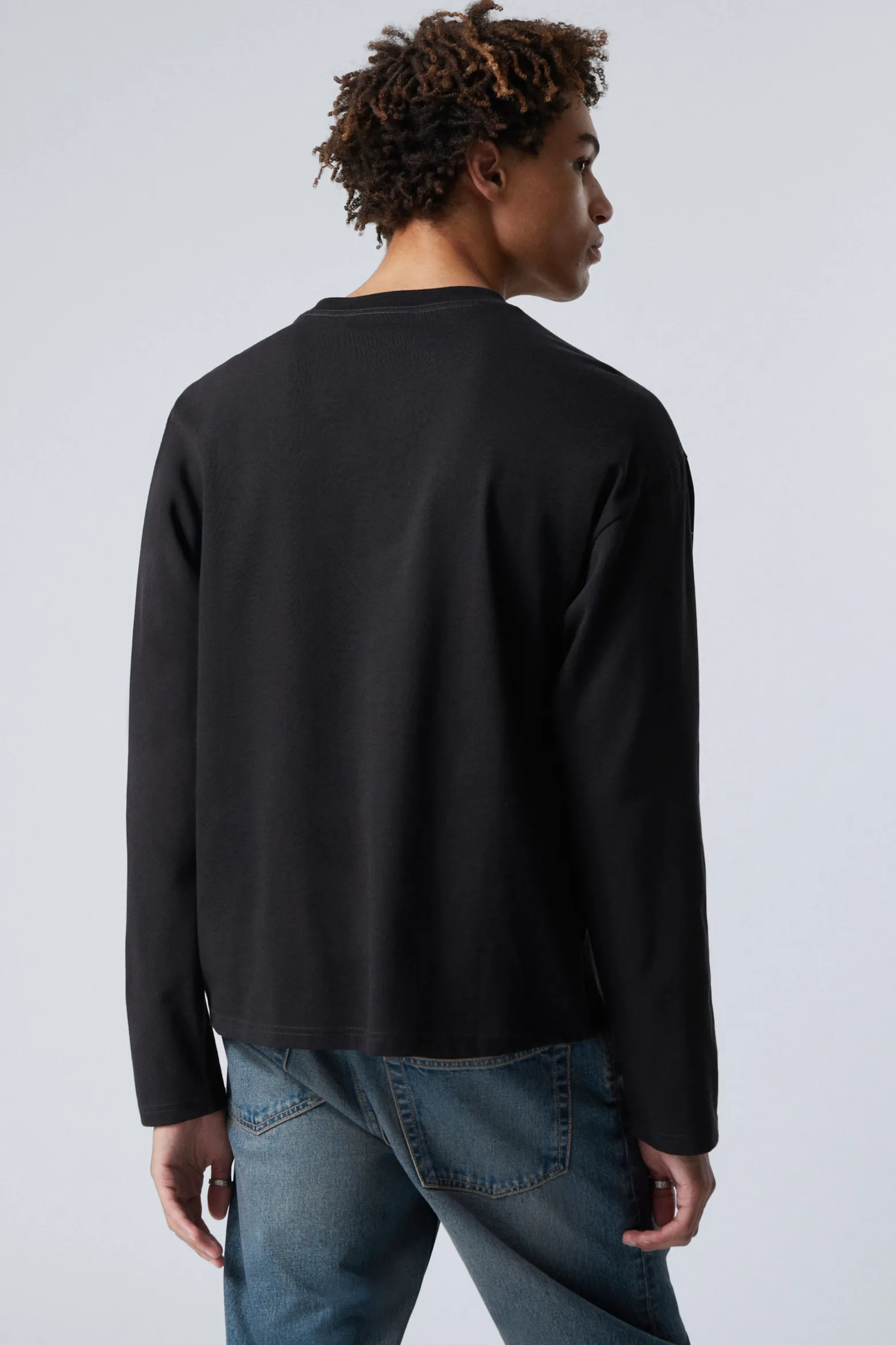 TOLLES LONGSLEEVE IN BOXY-PASSFORM|Weekday Sale