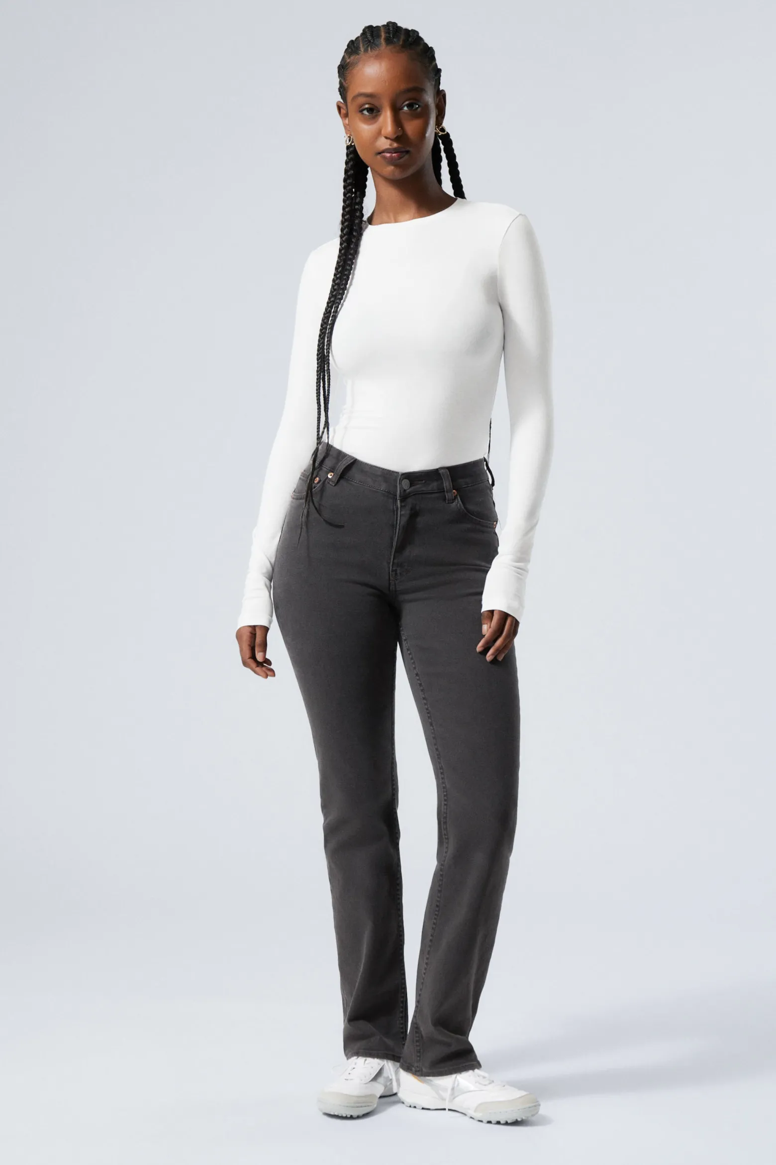 TWIG CURVE MID WAIST SLIM STRAIGHT LEG JEANS|Weekday New