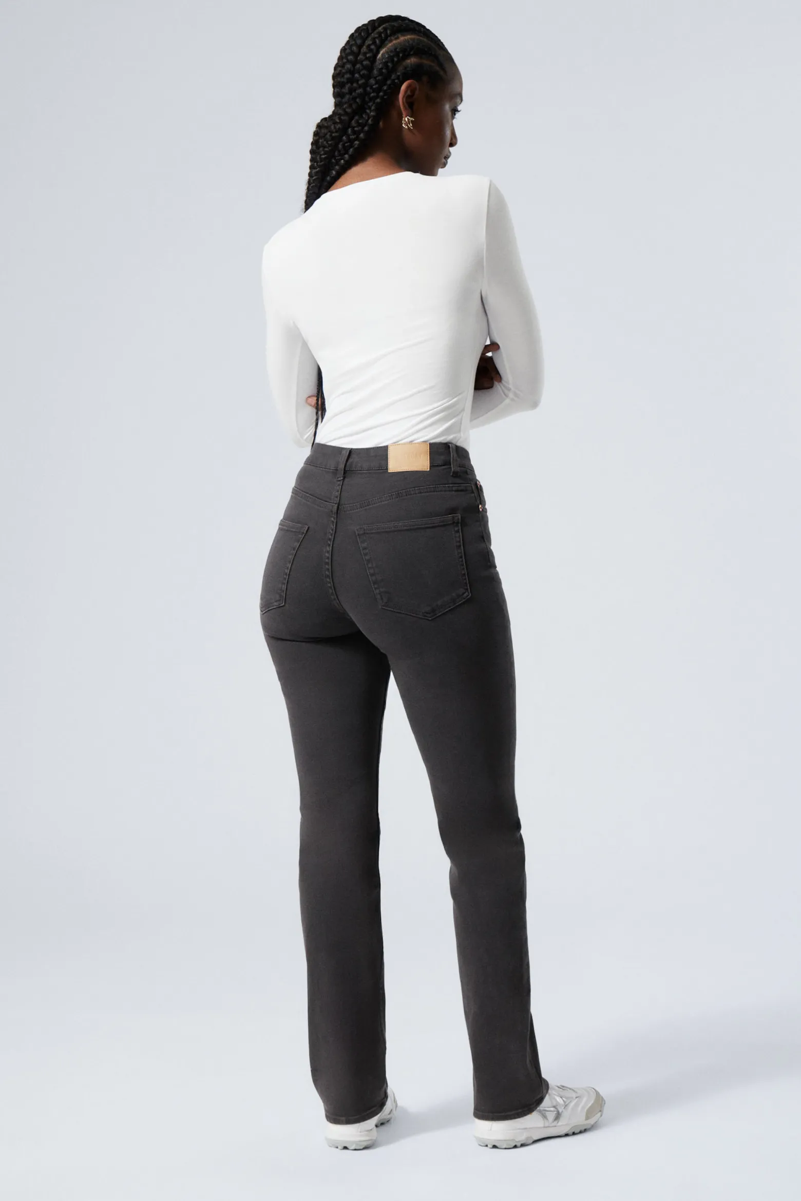 TWIG CURVE MID WAIST SLIM STRAIGHT LEG JEANS|Weekday New