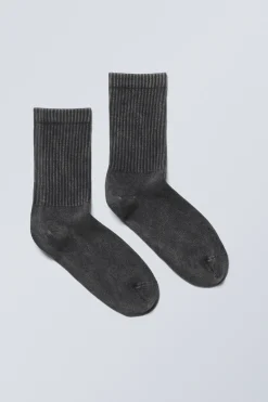 VERWASCHENE SPORTSOCKEN MIT PRINT|Weekday Sale