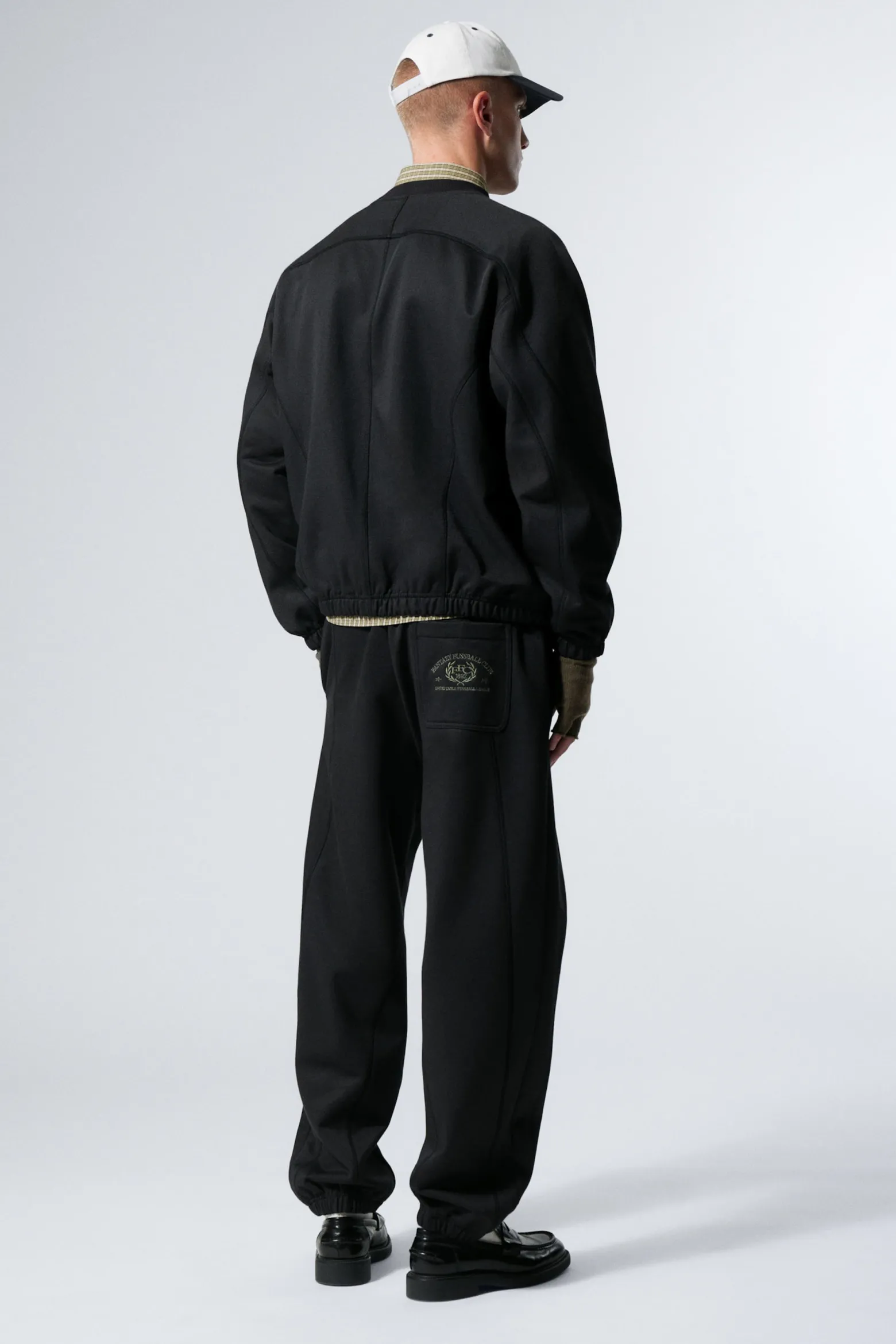 WARM-UP-SWEATSHIRT MIT LOCKERER PASSFORM|Weekday Clearance