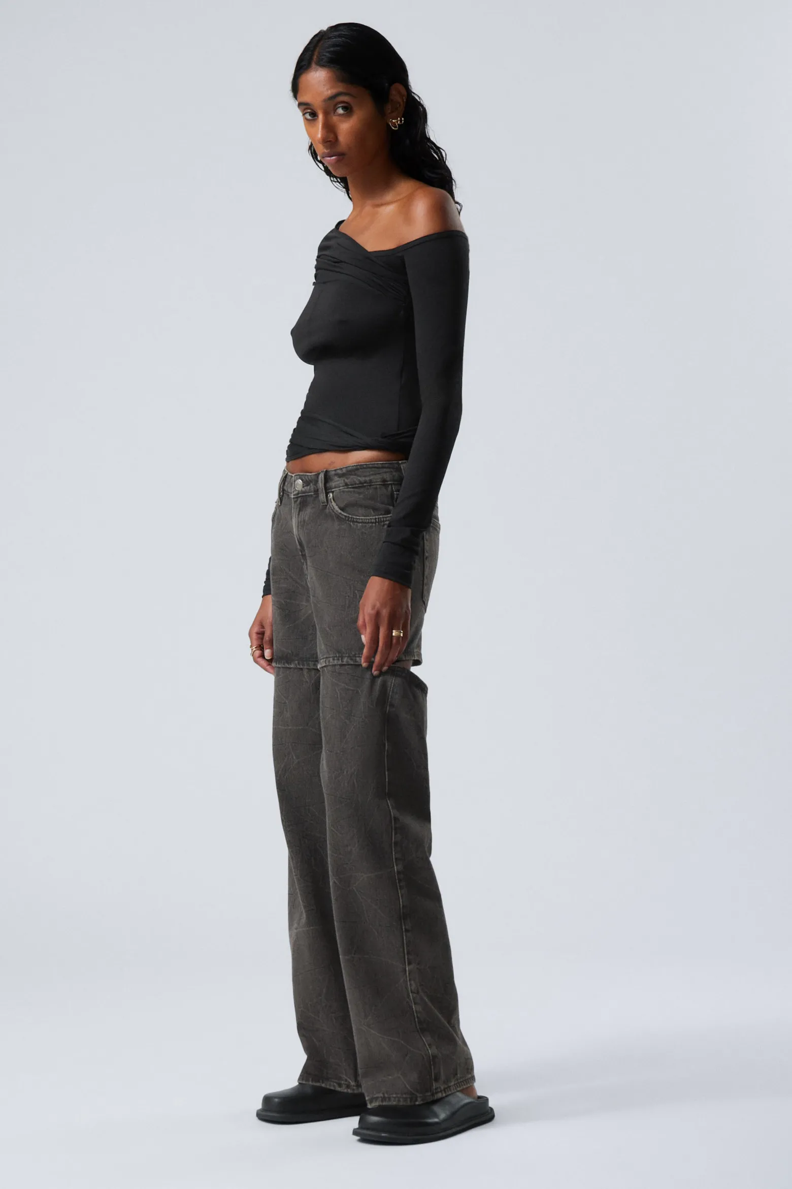 WEIT GESCHNITTENE JEANS MIT NIEDRIGER TAILLE|Weekday Discount