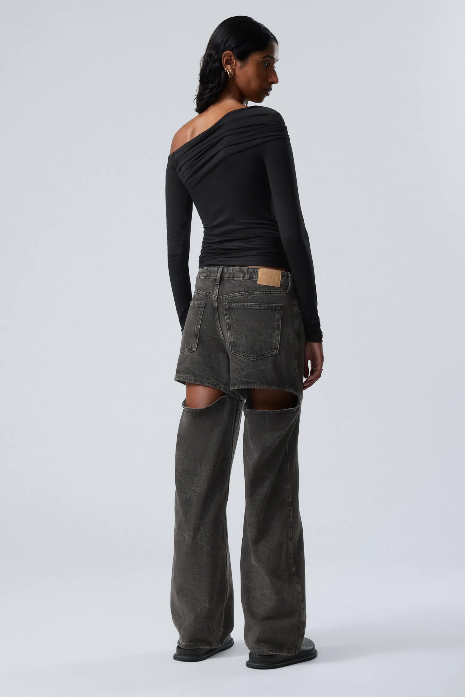 WEIT GESCHNITTENE JEANS MIT NIEDRIGER TAILLE|Weekday Discount