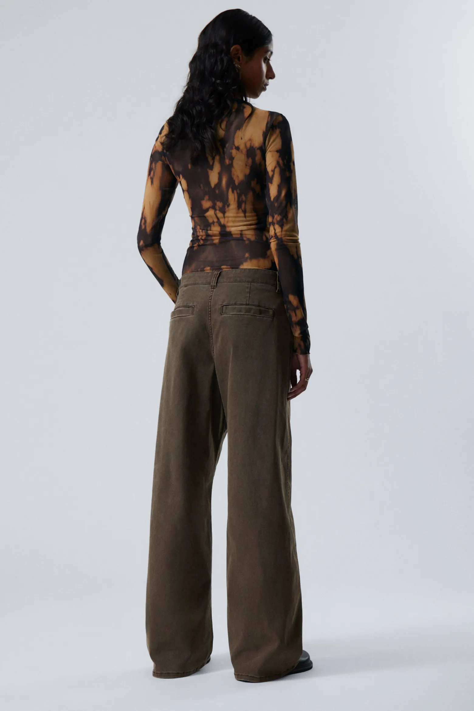 WEITE BAUMWOLLHOSE IN WASHED-OPTIK|Weekday Store