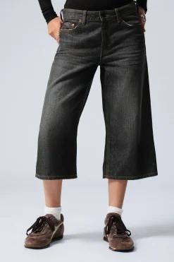 WEITE, LOCKERE JEANS-SHORTS MIT NIEDRIGEM BUND|Weekday Cheap