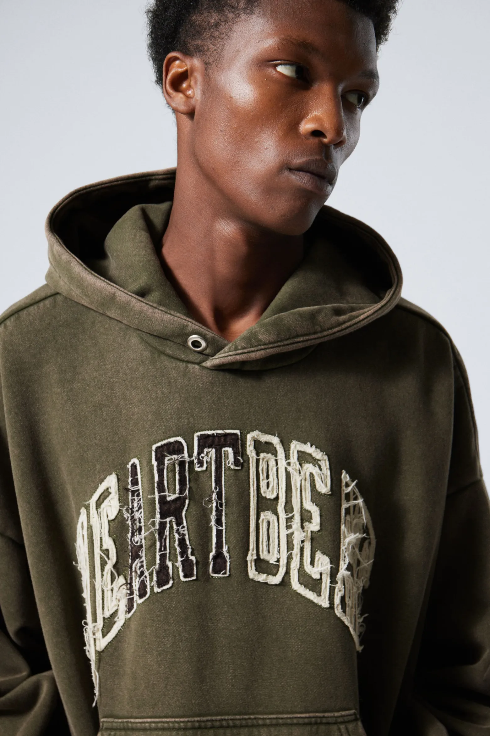 WEITER GRAPHIC-HOODIE AUS SCHWEREM STOFF|Weekday Sale
