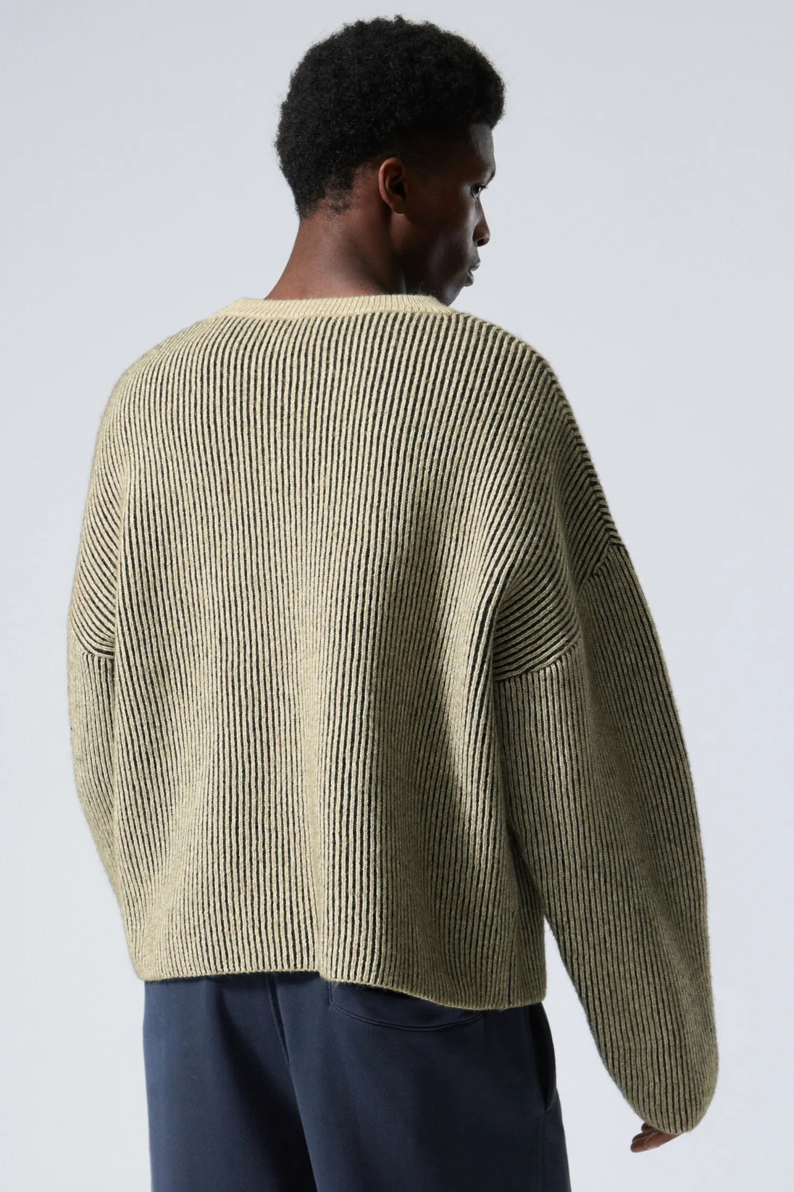 ZWEIFARBIGER STRICKPULLOVER AUS WOLLMISCHUNG|Weekday Sale